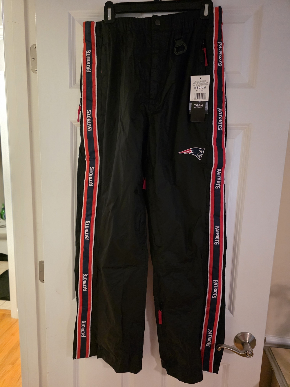 NFL New England Patriots Black Tailgate Pants Size M NWT